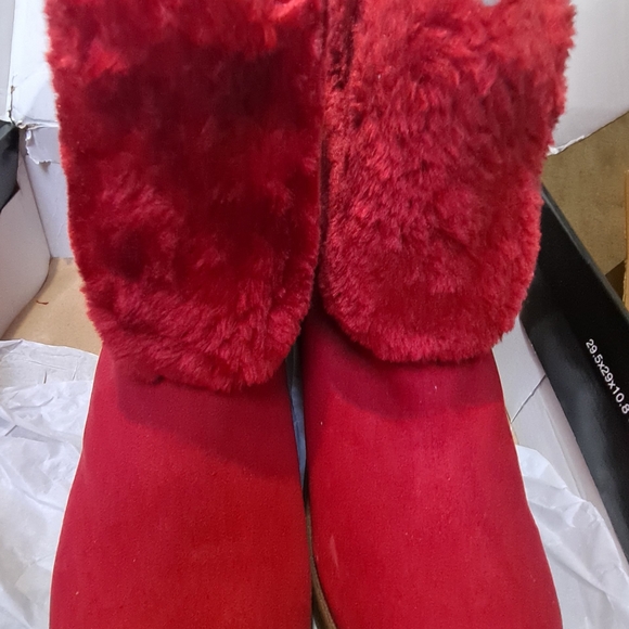 Guess Red Fur Boots. NWOB. - Picture 2 of 5